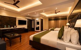 Hotel Geet Deluxe Near Connaught Place And New Delhi Railway Station